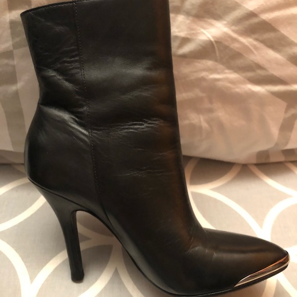 Red by Saks Fifth Avenue booties - Picture 4 of 6